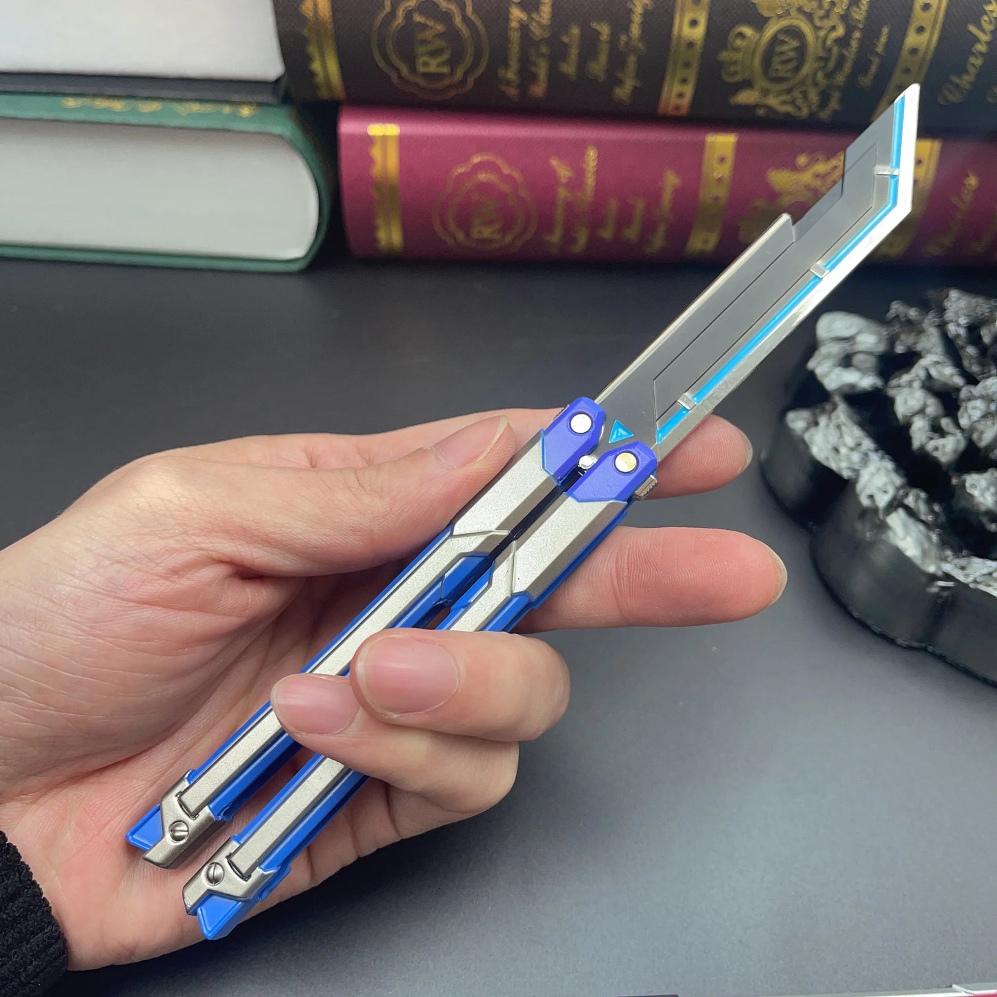 Butterfly Knife 20cm RGX Valorant - Zinc Alloy Collectible